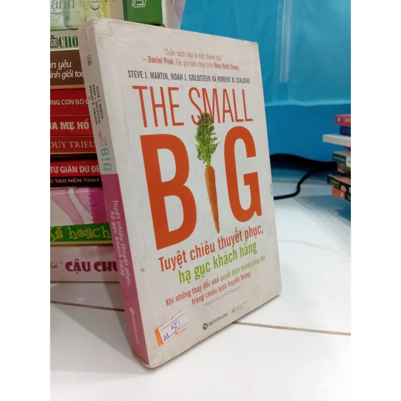 Sách Tuyệt chiêu thuyết phục khách hàng 1009263