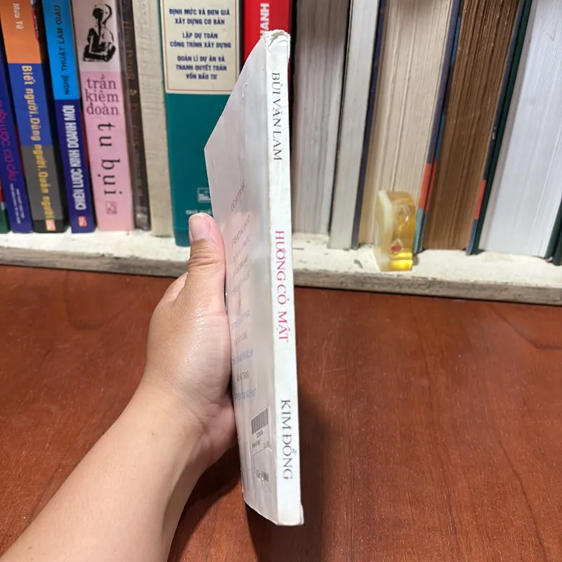 II Sách Thiếu Nhi: Hương Cỏ Mật - Bùi Văn Lam - 2002 782357