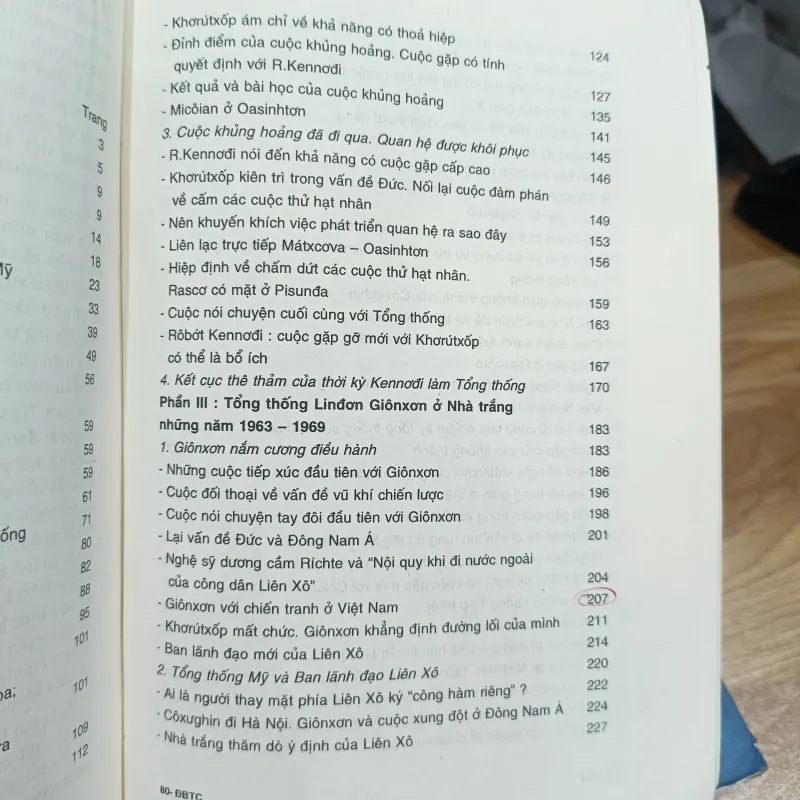 Đặc biệt tin cậy - Vị đại sứ ở Washington qua 6 đời tổng thống Mỹ 1001469