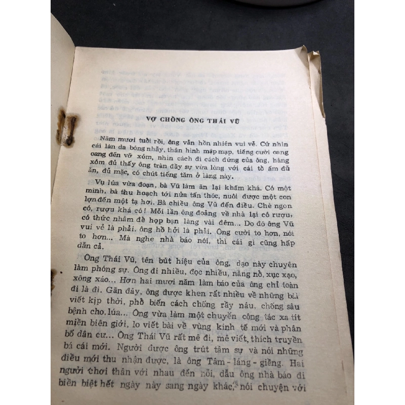 Cô gái tìm đến đảo mới 50% ố nặng rớt trang có dấu mộc và viết nhẹ trang đầu 1986 Ngô Văn Phú HPB0906 SÁCH VĂN HỌC 914701