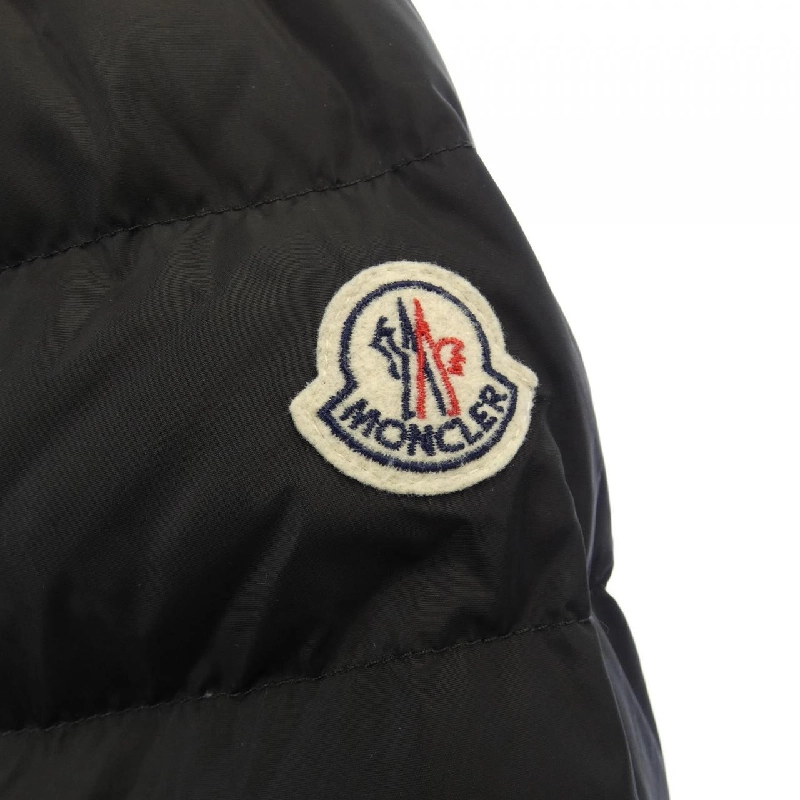 Áo khoác lông vũ MONCLER 635077