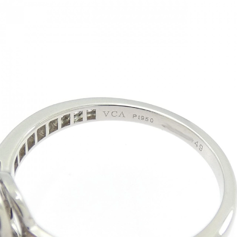 Nhẫn Van Cleef & Arpels Icone 0.31CT D VVS2 3EXT - Hàng hiệu Chính hãng 837073