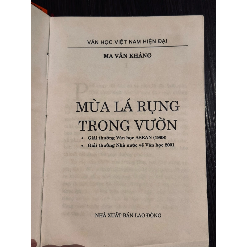 Mùa lá rụng trong vườn (bìa cứng) 497975