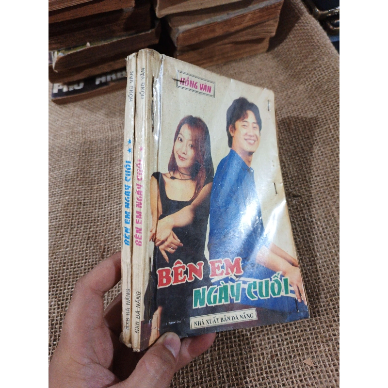 Bên em ngày cuối - Hồng Vân 2002 mới 80% ố(Văn học Việt Nam) HLSC2404 1028441