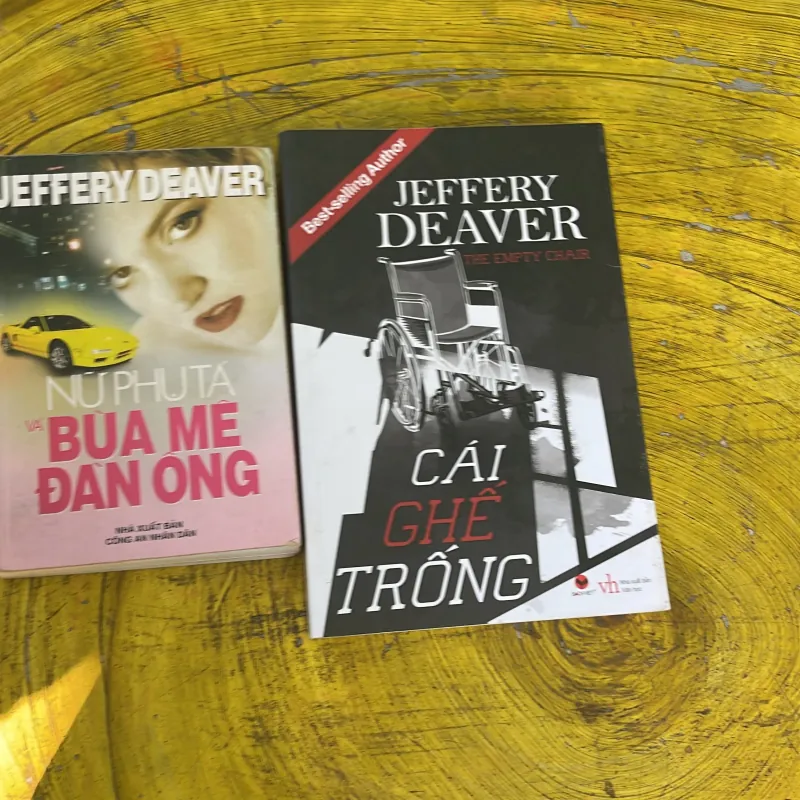 COMBO JEFFEREY DEAVER : NỮ PHỤ TÁ VÀ BÙA MÊ ĐÀN ÔNG & CÁI GHẾ TRỐNG 748869
