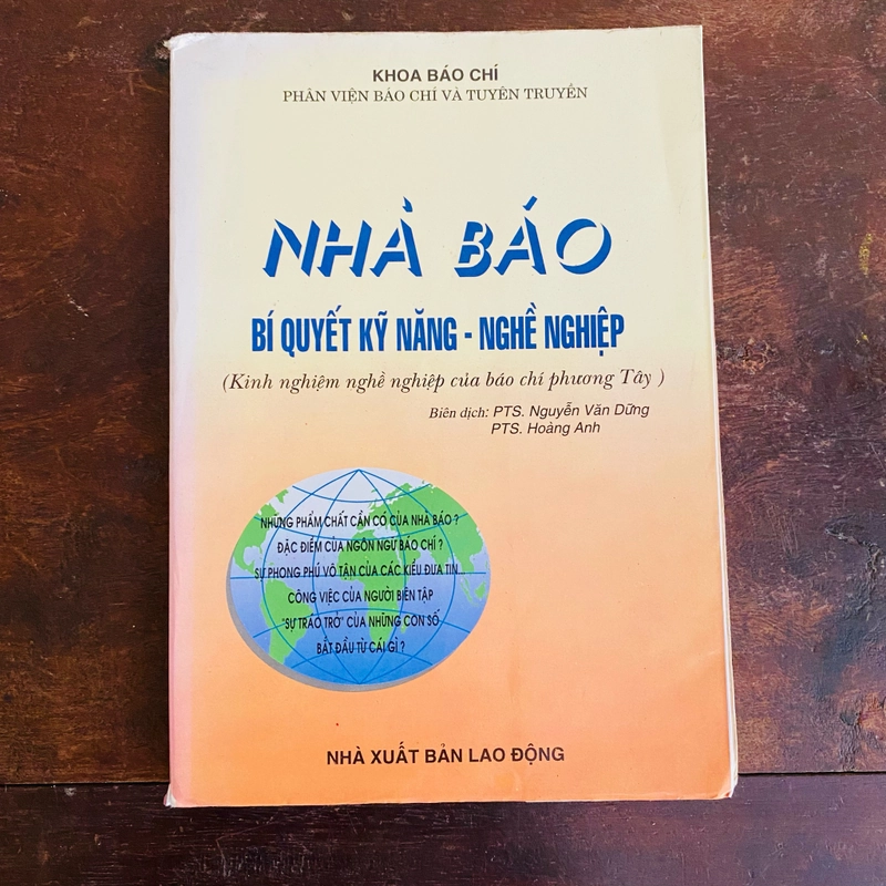 Nhà báo, bí quyết kỹ năng nghề nghiệp - XB 1998 315978