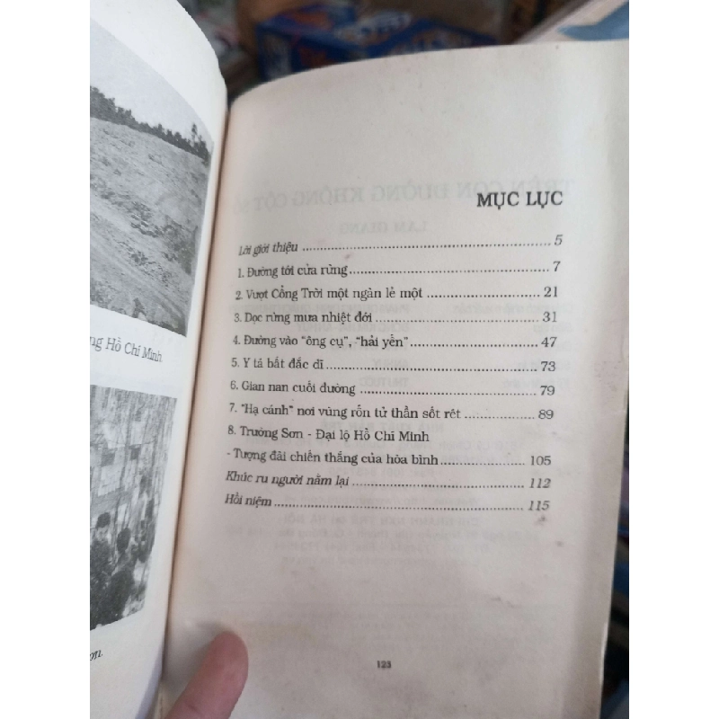Trên Con Đường Không Cột Số - Lam Giang 2004 mới 80% ố ẫm Lịch sử Việt Nam HCM1004 1007401