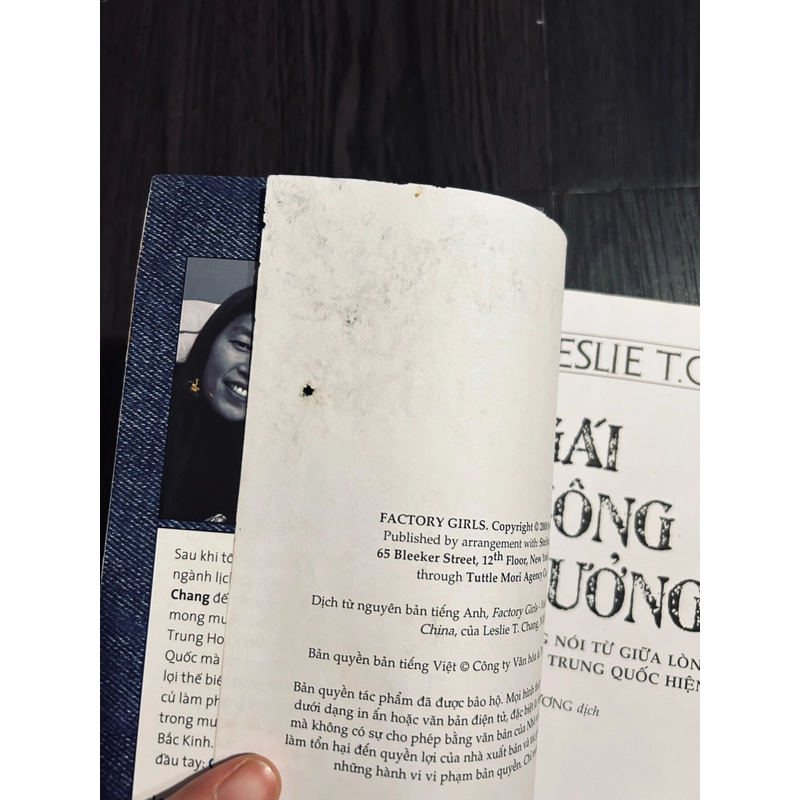 Cô gái công xưởng 379480