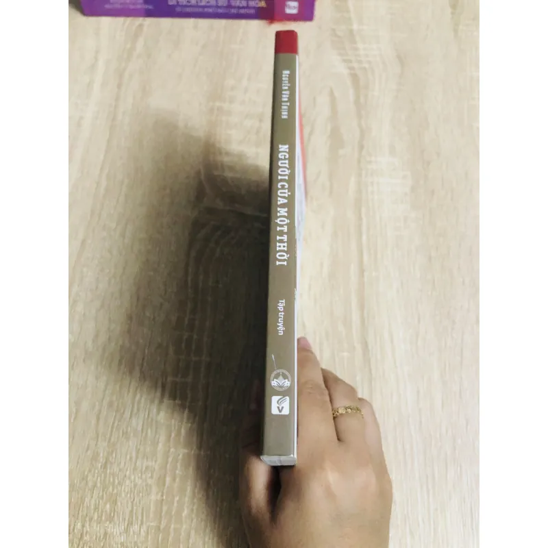 NGƯỜI CỦA MỘT THỜI 1006297