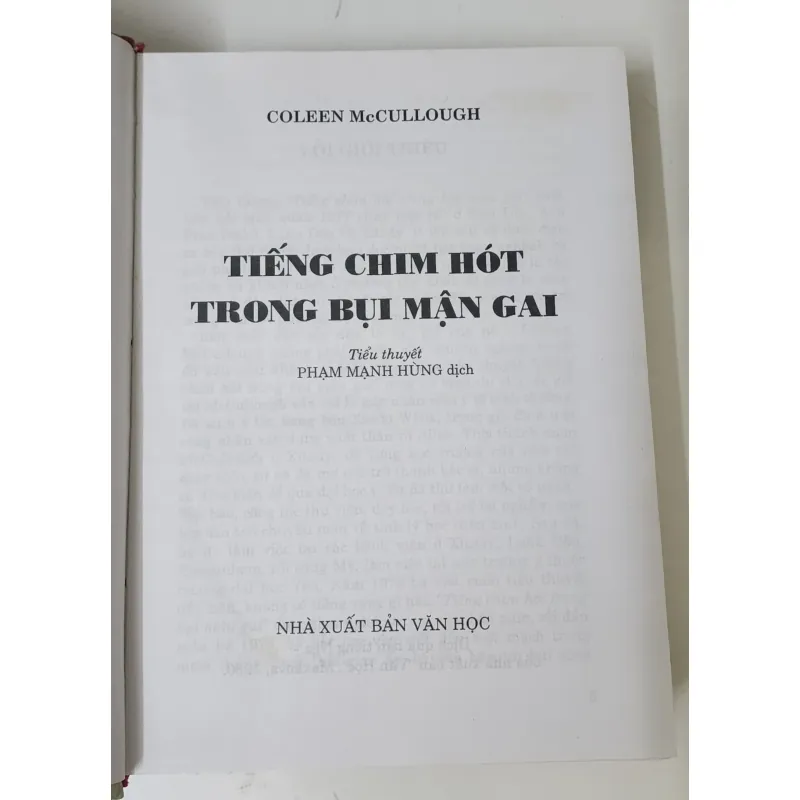 Tiểu thuyết TIẾNG CHIM HÓT TRONG BỤI MẬN GAI (Nhà văn Colleen McCullough) 759341