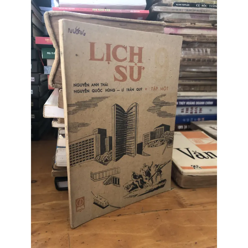 Lịch sử 9 tập một 1043965