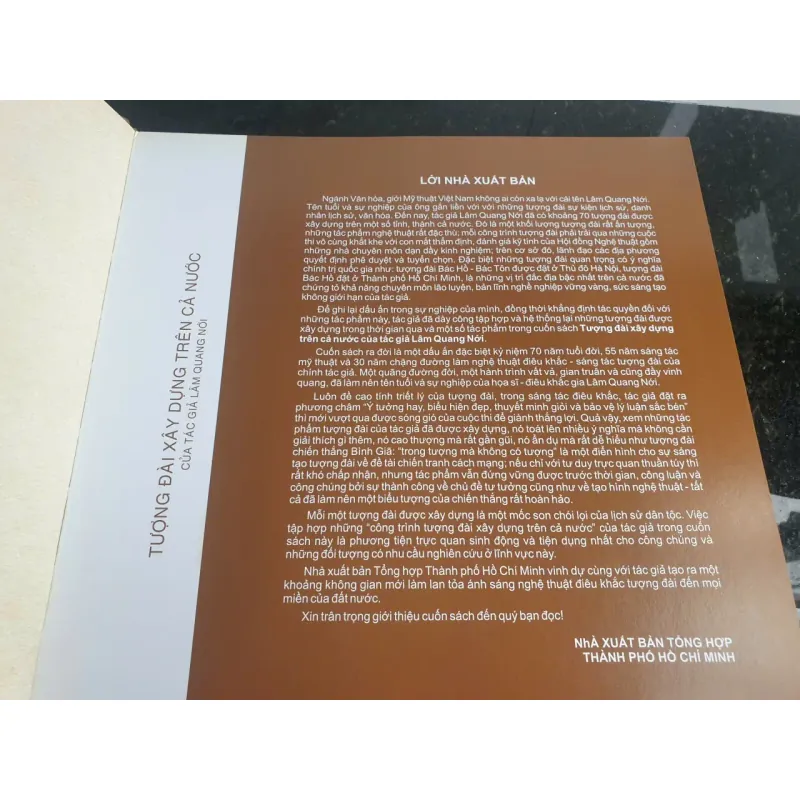 Sách Tượng Đài Xây Dựng Trên Cả Nước 681103