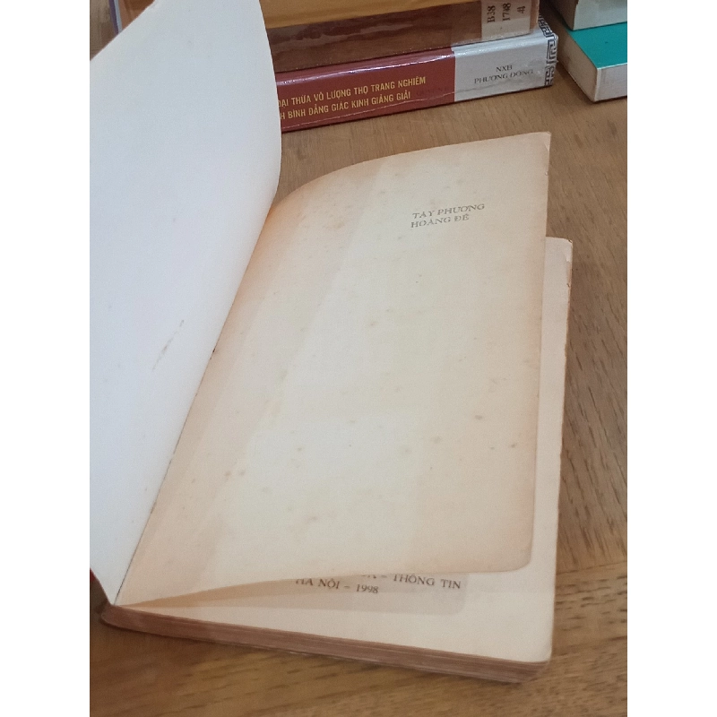 Tây Phương Hoàng Đế - YETTE JEANDET 758822