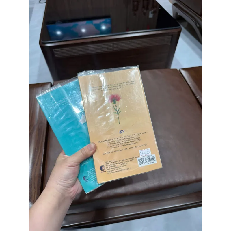 Combo 2 Sách Dạy Con: “Vì Con Cần Có Mẹ” & “Cha Là Bóng Cả Đời Con” - K3 1013579