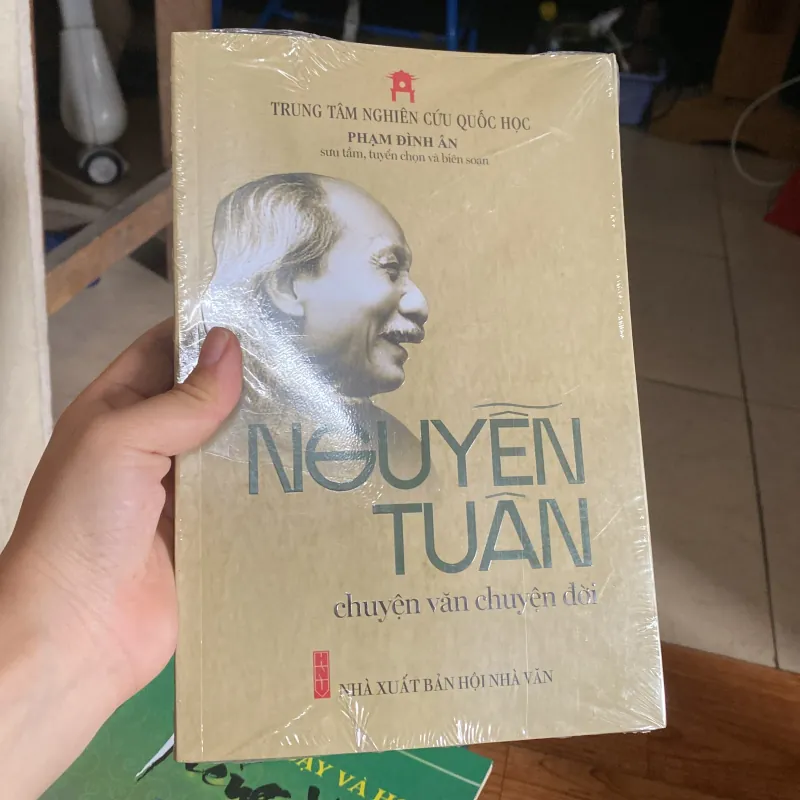Nguyễn Tuân chuyện văn chuyện đời 1042379