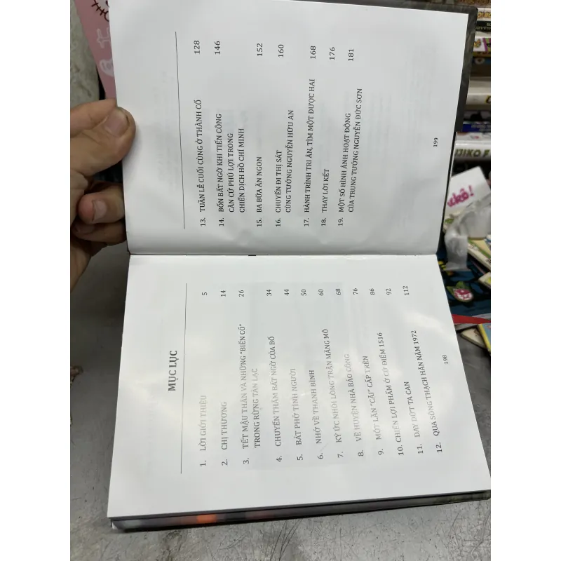 Qua sông Thạch Hãn của tác giả Nguyễn Đức Sơn 1022969