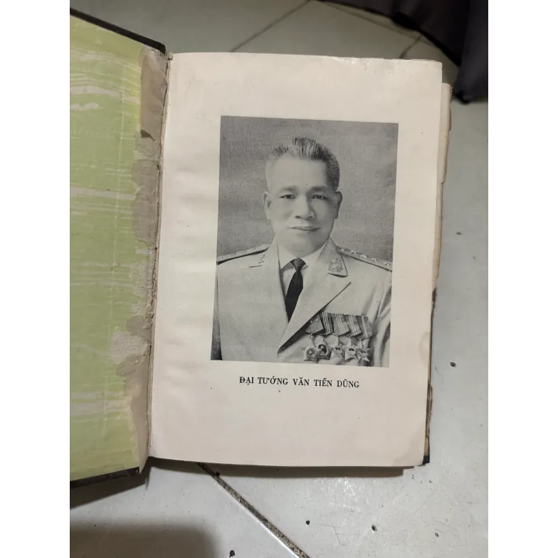 Sách Đại Thắng Mùa Xuân - đại tướng Văn Tiến Dũng  1010946