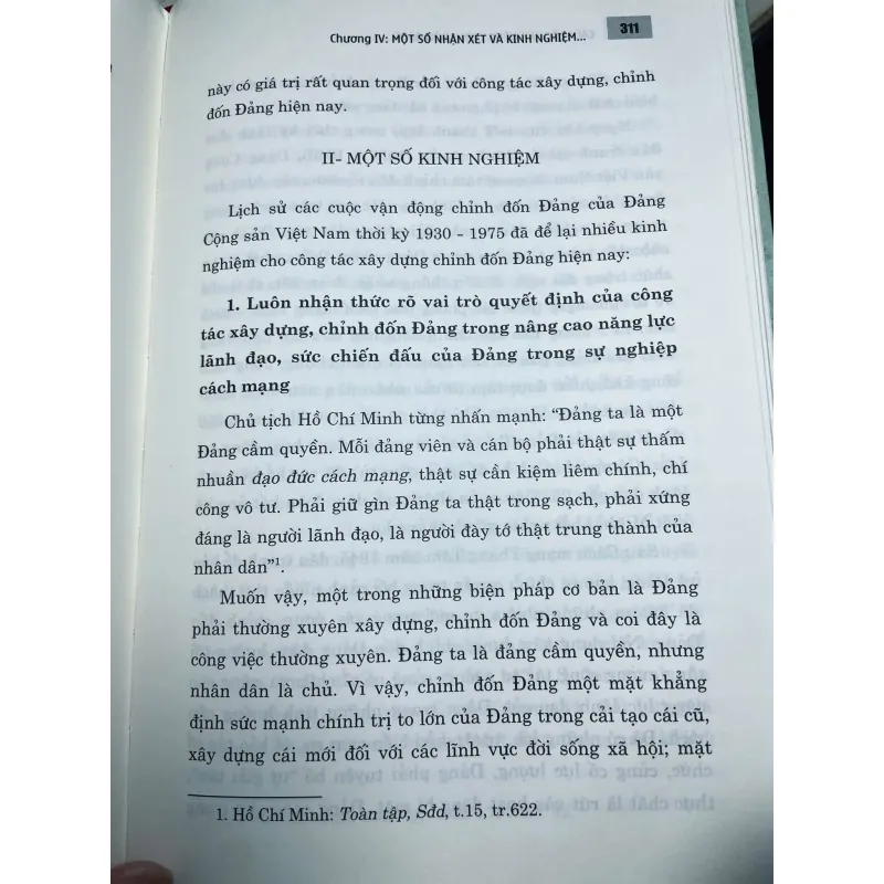 SÁCH CÁC CUỘC VẬN ĐỘNG CHỈNH ĐỐN ĐẢNG CỦA ĐẢNG CỘNG SẢN VIỆT NAM THỜI KỲ 1930 -1975 730406