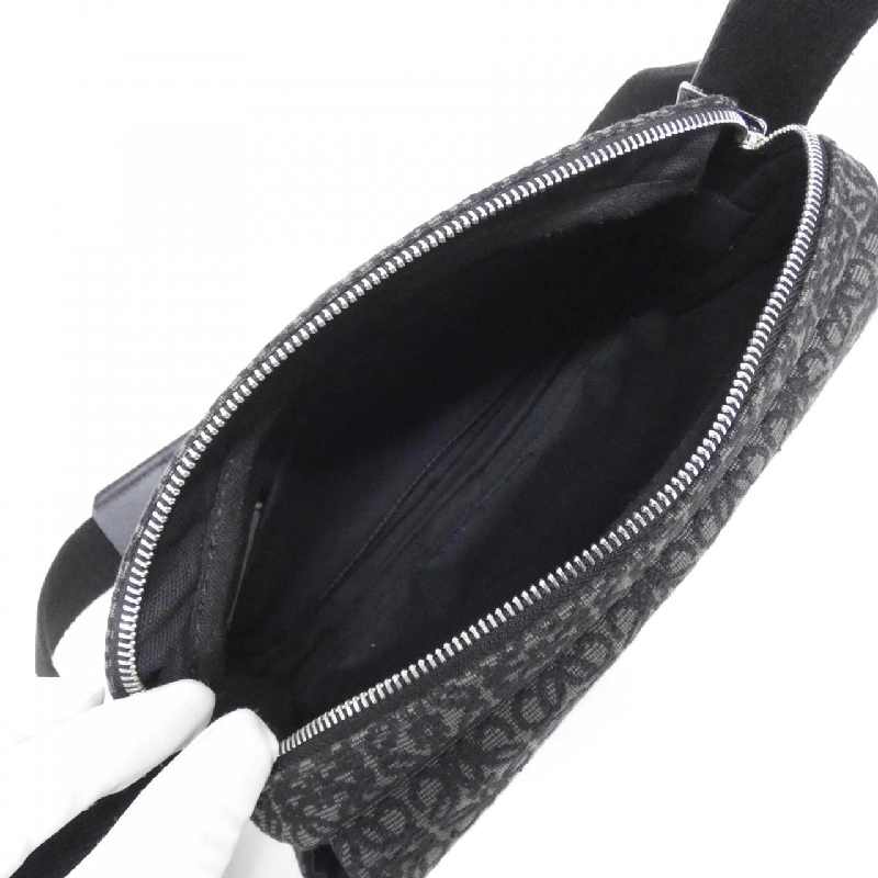 Túi đeo chéo quân đội Loewe XS B553A72X20 612571