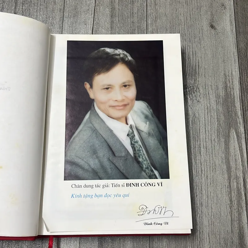 Các chuyện tình của vua chúa hoàng tộc việt nam. 3b4 575010