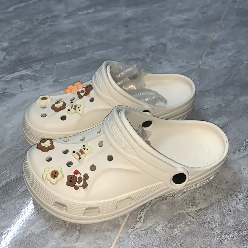 Dép Sục Nam Nữ NESTY Mã NE01 Kiểu Dáng Basic Đế Mềm Cao 4cm Chống Trượt - Tặng 9 Charm 3D 707213