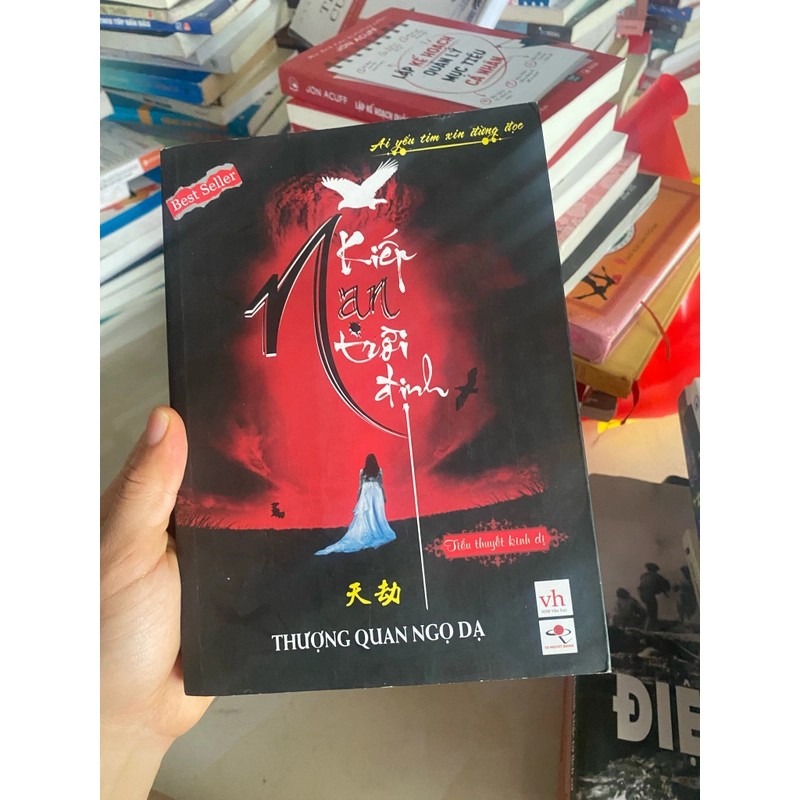 Đủ loại sách ạ .  478976