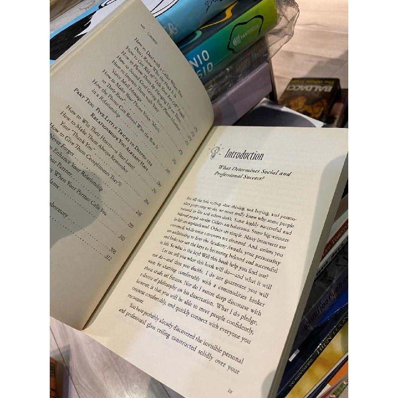 How to Instantly Connect with Anyone - Leil Lowndes 1028772