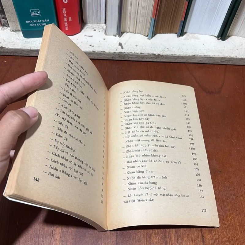 II Nữ Trang: Kiến Thức Mỹ Nghệ Nữ Trang (Kỹ Thuật Cần Hột) - Hoàng Ngọc Vượng - 1989 751389