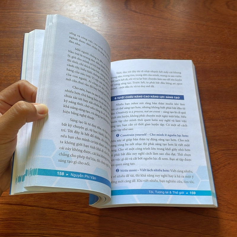 II Sách Kỹ Năng: Tôi _ Tương Lai Và Thế Giới - Nguyễn Phi Vân - 2019 498395