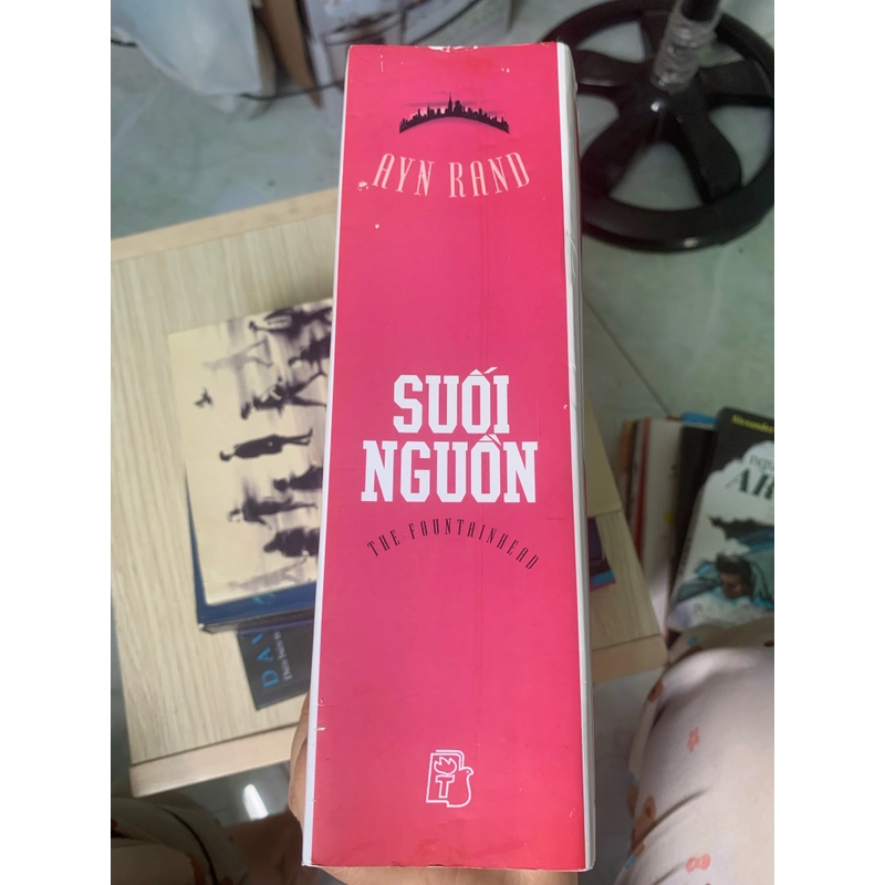 Sách Suối nguồn  523168