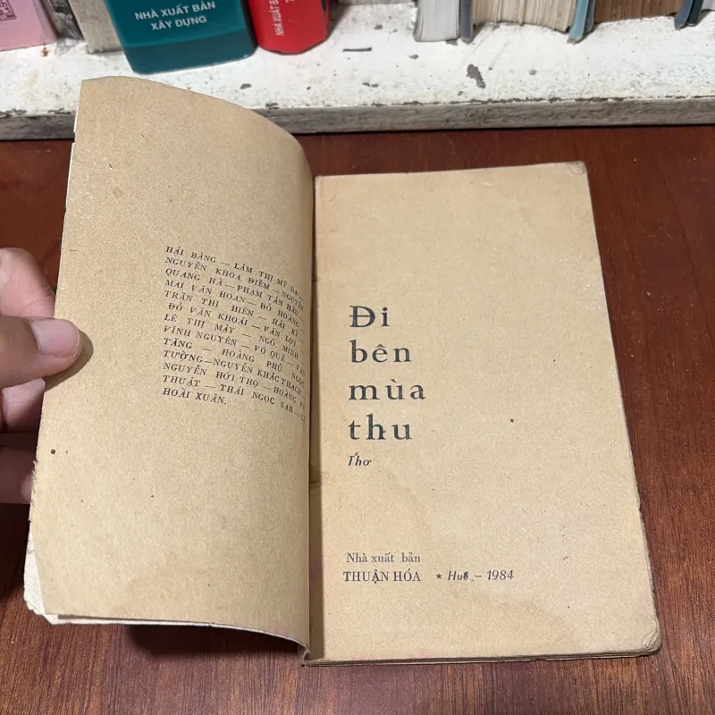 II Thơ: Đi Bên Mùa Thu - Nhiều Tác Giả - 1984 765055