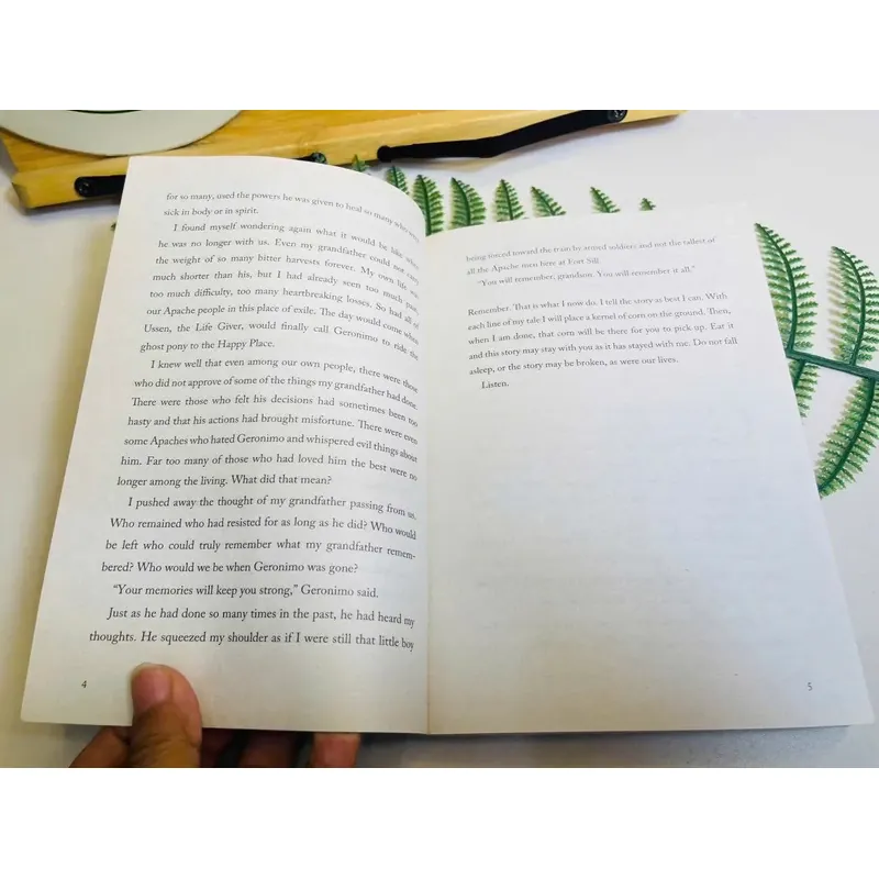 [Sách tiếng Anh 2hand] Like new 90% - 🪶 Geronimo – Joseph Bruchac 715186