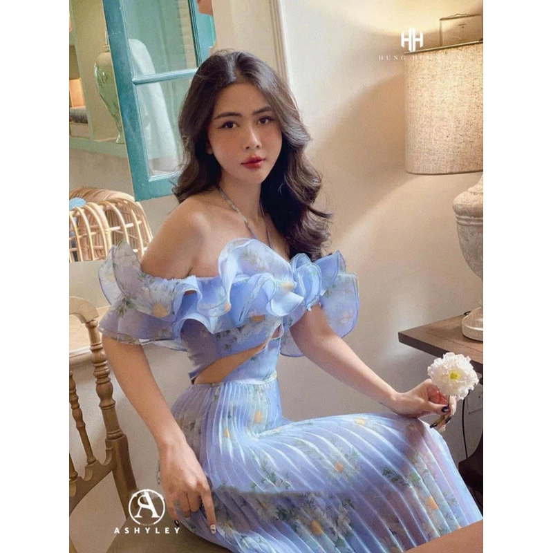 Váy ashley size m .còn mới nguyên  312551