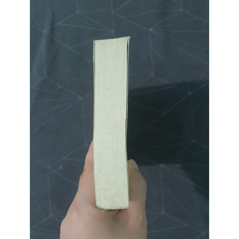 "Cá voi và hồ nước" - Thái Trí Hằng 476055