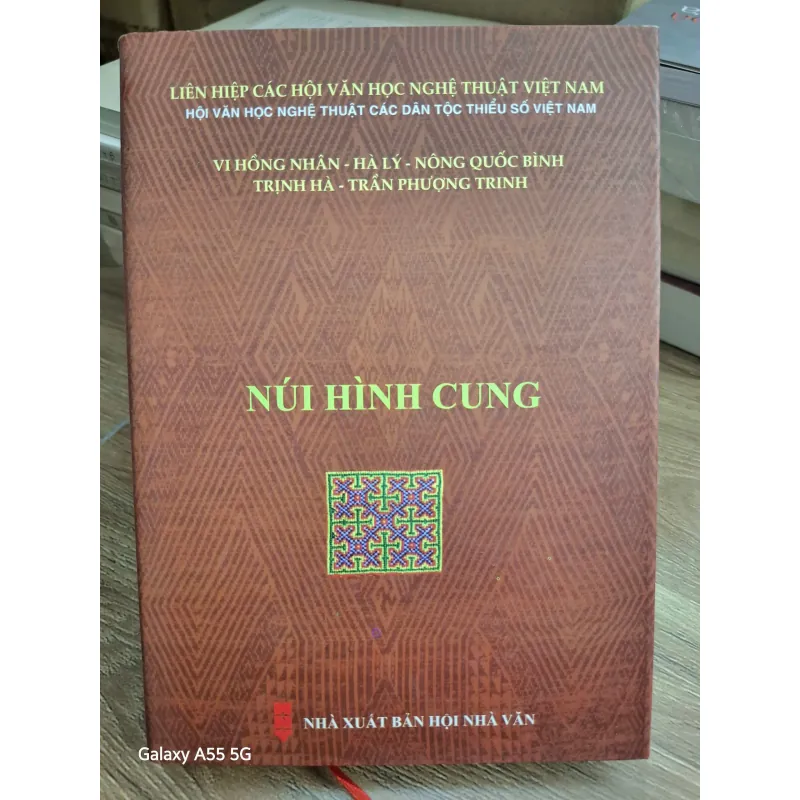 Núi Hình Cung - Vi Hồng Nhân, Hà Lý, Nông Quốc Bình, Trịnh Hà, Trần Phương Trinh 692736