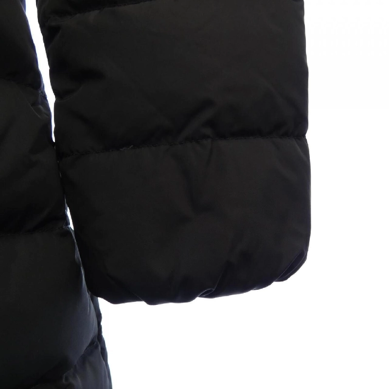 Áo khoác lông vũ MONCLER 635077