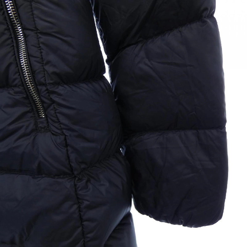 Áo khoác lông vũ MONCLER 640178
