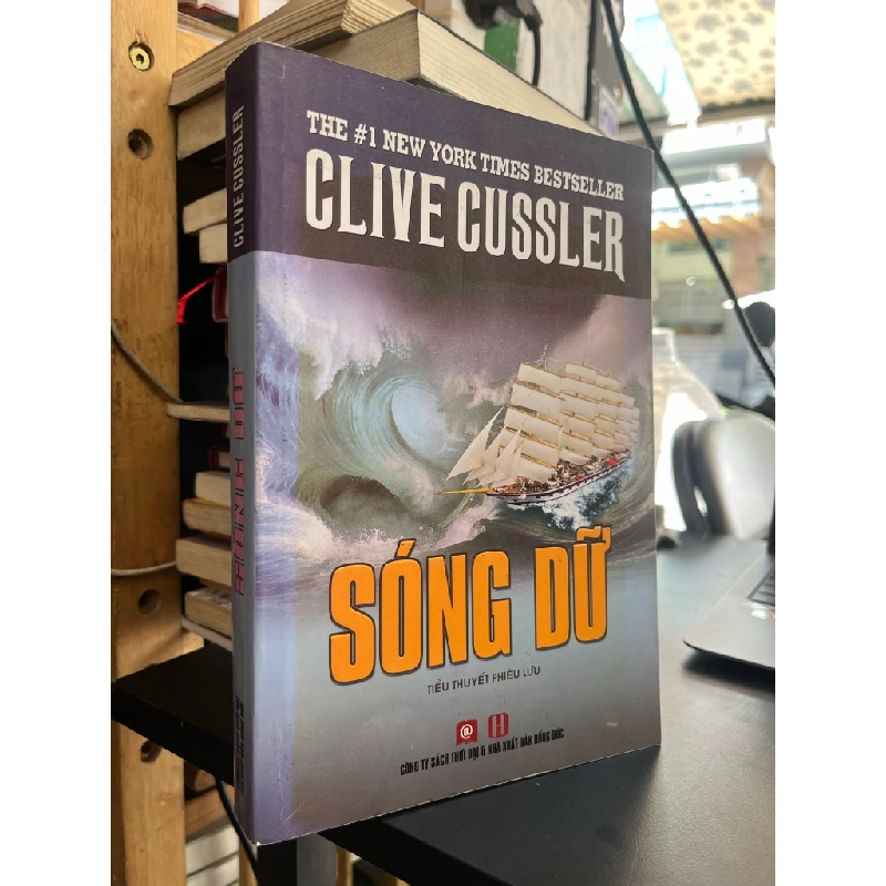 Sóng dữ - Clive Cussler 477608