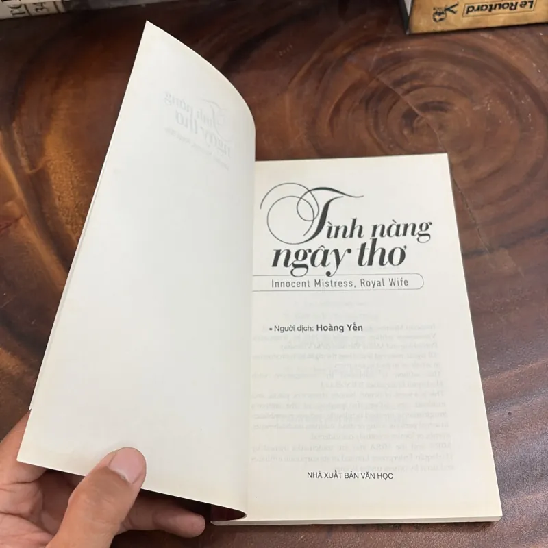 II Tiểu Thuyết: Tình Nàng Ngây Thơ - Robyn Donald - 2010 1041567