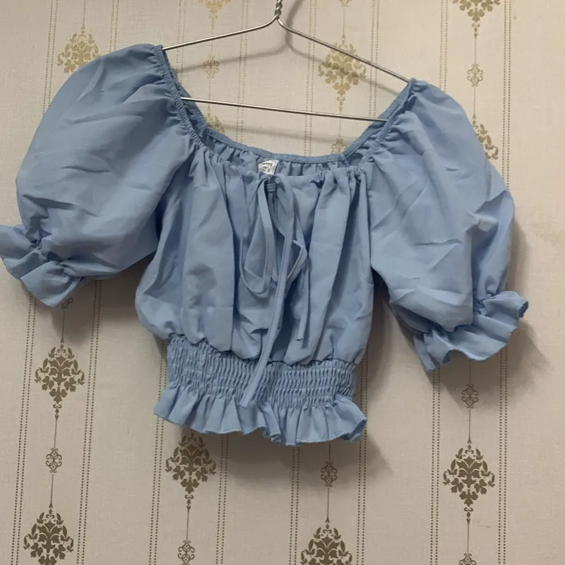 Áo kiểu croptop nữ size S 706384