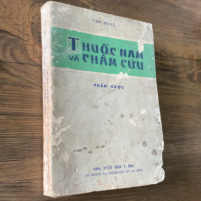 Thuốc nam và châm cứu, Viện Đông Y, in năm 1976 929996