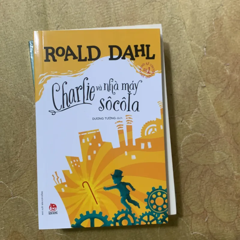 COMBO LÂU ĐÀI BỊ PHÙ PHÉP, TRONG GIA ĐÌNH, CHARLIE VÀ NHÀ MÁY SOCOLA 752149