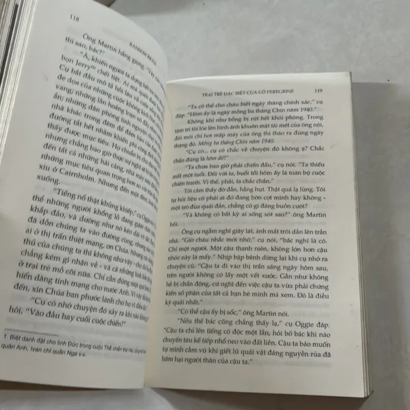 Thành phố hồn rỗng/ trẻ đặc biệt của cô Peregrine - Ransom Riggs 747890