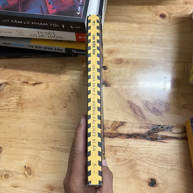 II Tựa Sách: Ghi Chép Pháp Y _ Những Cái Chết Bí Ẩn - Lưu Hiểu Huy - 2022 698410