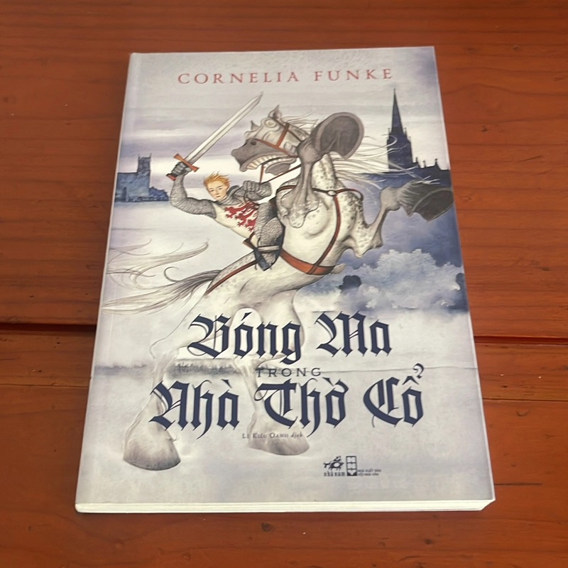 Bóng ma trong nhà thờ cổ Cornelia Funke 531380