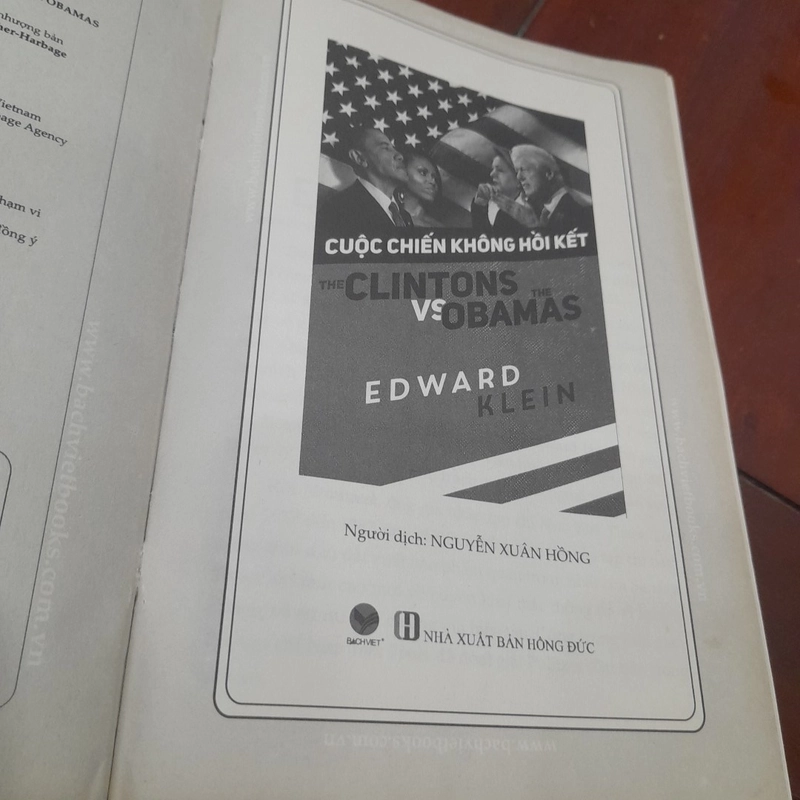 Edward Klein - CUỘC CHIẾN KHÔNG HỒI KẾT: The Clinyos vs Th Obamas 447130