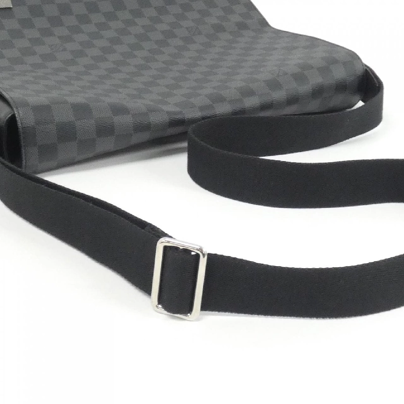 Túi đeo vai Louis Vuitton Damier Graphite District N41030 - Hàng hiệu Chính hãng 768668