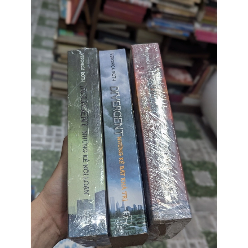 Divergent - 3 Tập - Veronica Roth 929266