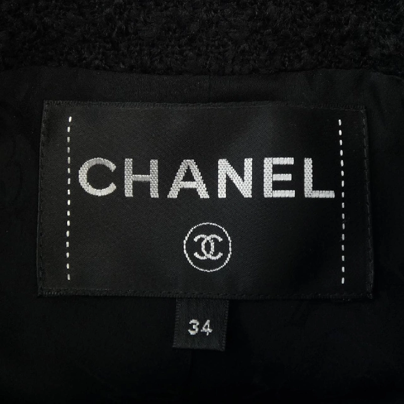Jacket không cổ CHANEL P56910V37165 17A 633508