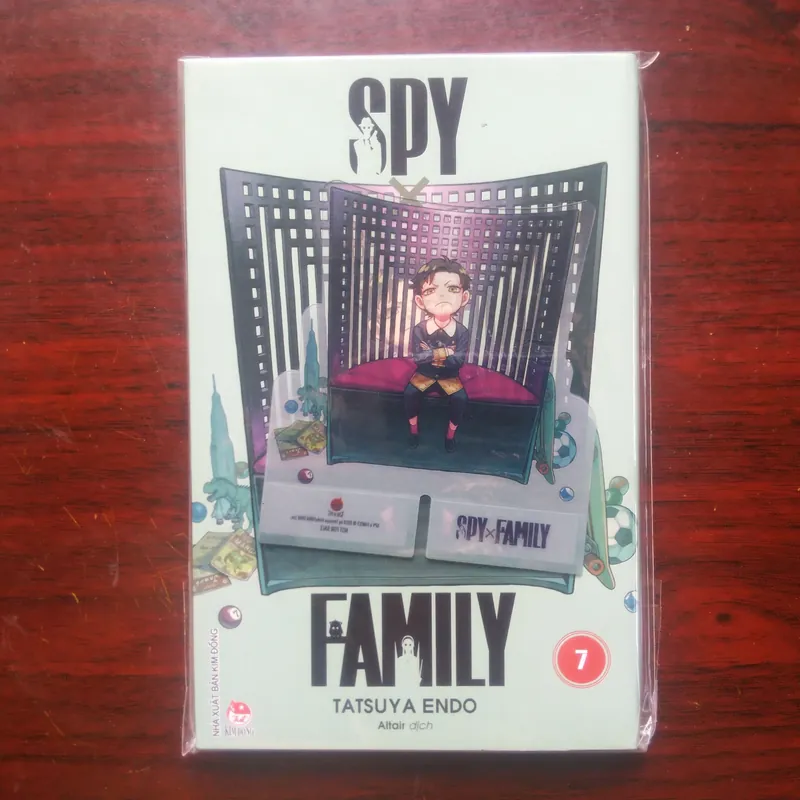 Spy X Family (Tatsuya Endo) Tập 1-8 Bản In Đầu Tặng Kèm Standee PVC 1030838